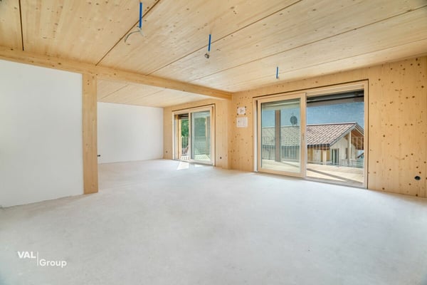 Aussergewöhnliche 2.5-Zimmer Attikawohnung in Steg 3