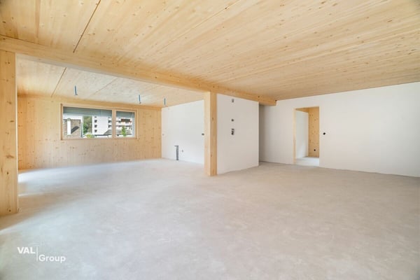 Aussergewöhnliche 2.5-Zimmer Attikawohnung in Steg 4