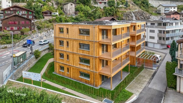 Aussergewöhnliche 2.5-Zimmer Attikawohnung in Steg 17