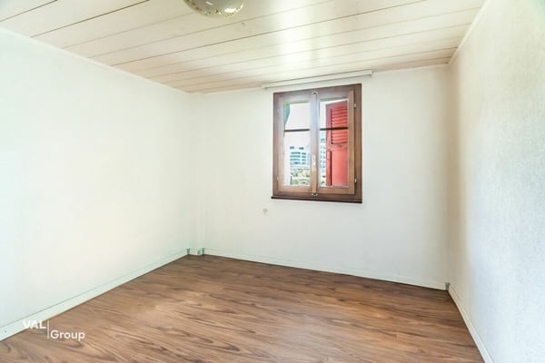 Baulandreserve mit Entwicklungspotenzial - Wohnhaus in Lalden 11