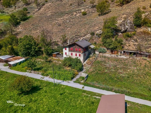 Baulandreserve mit Entwicklungspotenzial - Wohnhaus in Lalden 15