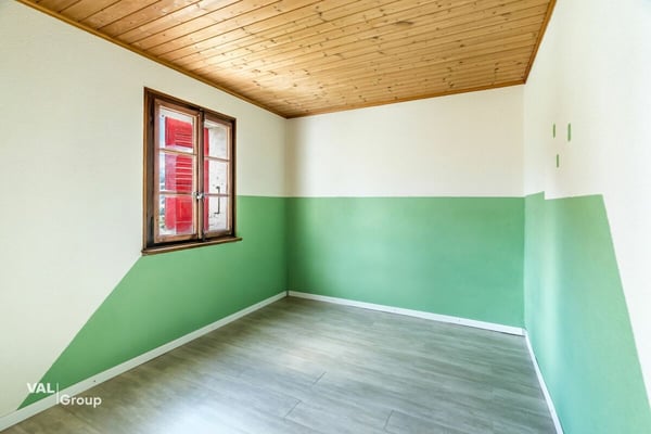 Baulandreserve mit Entwicklungspotenzial - Wohnhaus in Lalden 12