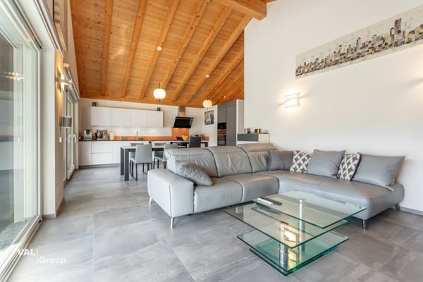 Superbe attique 3.5 pièces à Fully - charme, lumière et qualité de vie 4