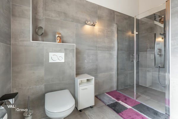 Superbe attique 3.5 pièces à Fully - charme, lumière et qualité de vie 8