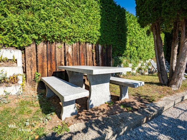 Seltenes Bijou über dem Rhonetal: Off-Grid-Chalet mit Traumaussicht 18