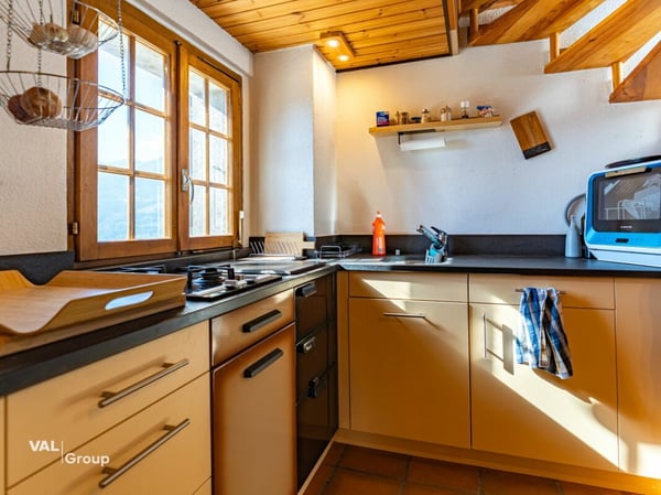 Seltenes Bijou über dem Rhonetal: Off-Grid-Chalet mit Traumaussicht 3