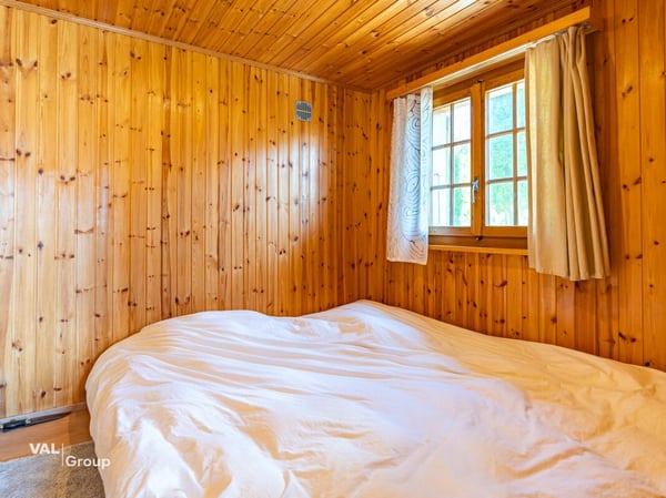 Seltenes Bijou über dem Rhonetal: Off-Grid-Chalet mit Traumaussicht 4
