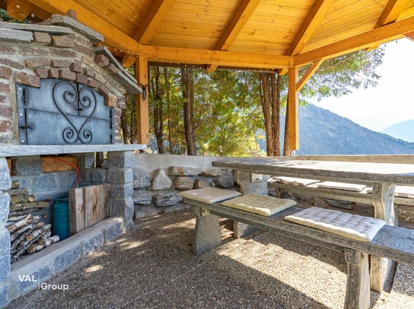 Seltenes Bijou über dem Rhonetal: Off-Grid-Chalet mit Traumaussicht 16