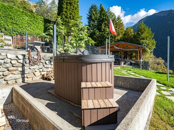 Seltenes Bijou über dem Rhonetal: Off-Grid-Chalet mit Traumaussicht 13