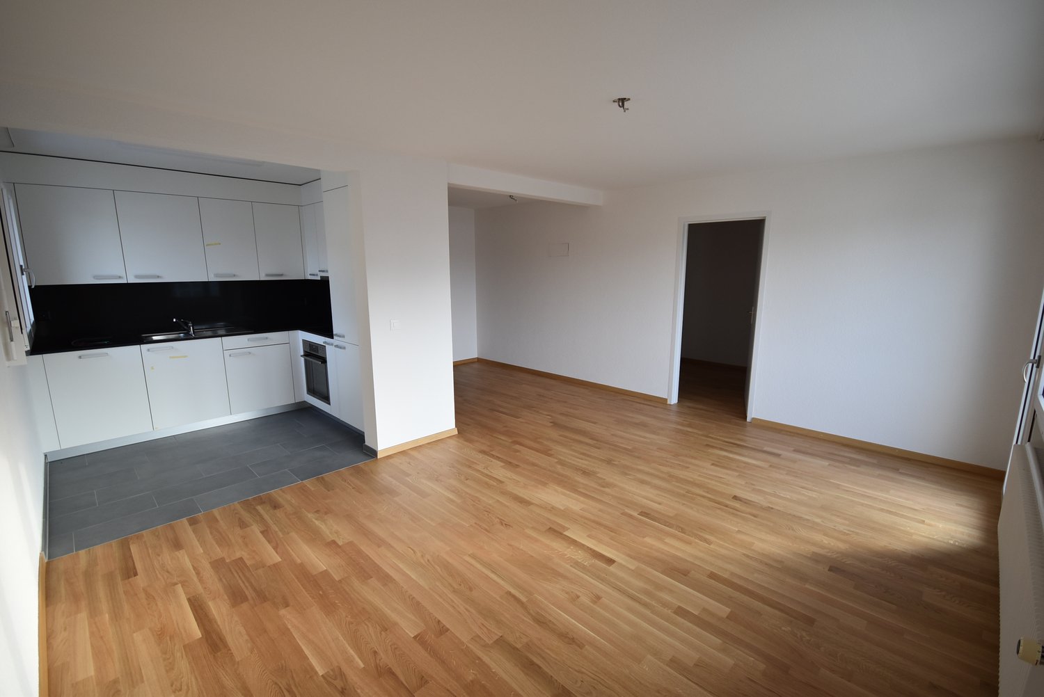 Bild Moderne, kürzliche sanierte 2.5-Zimmerwohnung mit Balkon