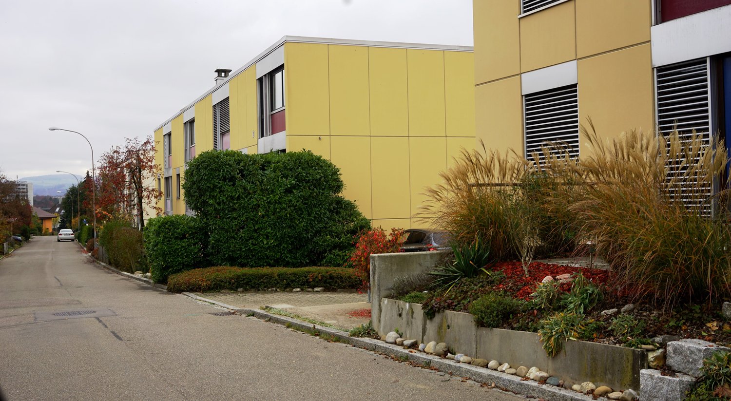 Bild helle mehrstöckige 3.5-Zimmerwohnung mit Gartensitzplatz