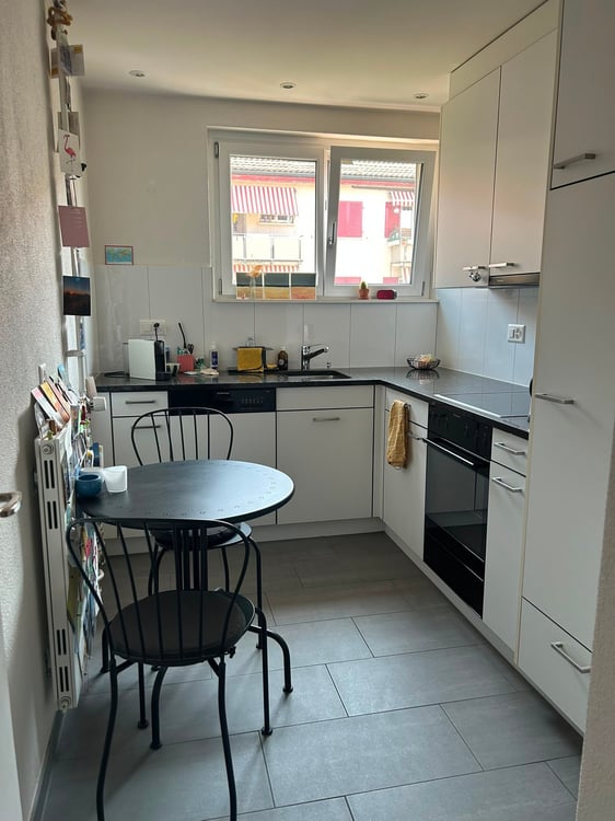 Charmante 2-Zimmer-Altbauwohnung mit Balkon an zentralster Lage in Bern 5