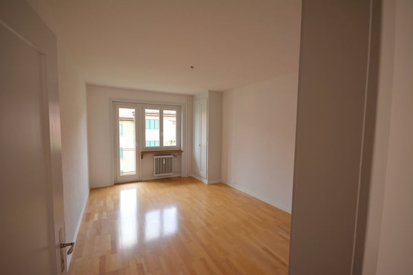Charmante 2-Zimmer-Altbauwohnung mit Balkon an zentralster Lage in Bern 14