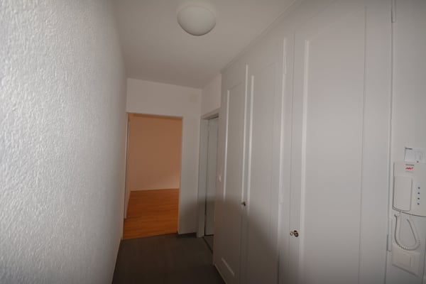 Charmante 2-Zimmer-Altbauwohnung mit Balkon an zentralster Lage in Bern 12