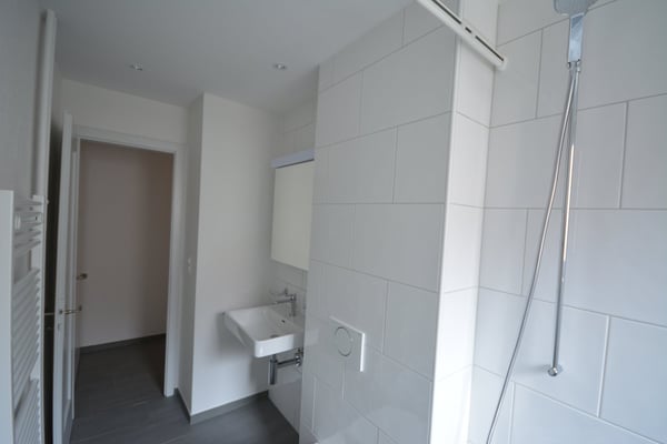 Charmante 2-Zimmer-Altbauwohnung mit Balkon an zentralster Lage in Bern 10