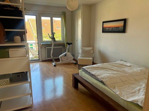 Charmante 2-Zimmer-Altbauwohnung mit Balkon an zentralster Lage in Bern 7