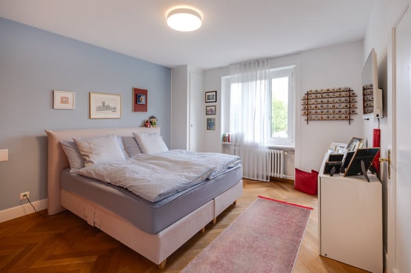 Charmante 5.5-Zimmer-Altbauwohnung mit Wintergarten und Mansardenzimmer 6