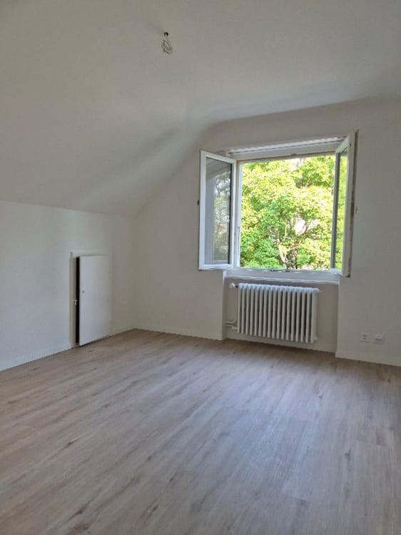 Charmante 3-Zimmer-Dachwohnung in Bern-Bümpliz – sofort verfügbar 4