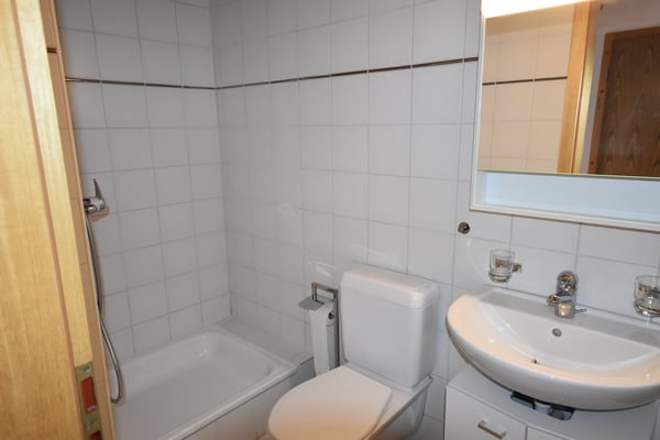 Charmante 4.5-Zimmer-Dachwohnung Heggidorn – Ruhige Lage mit herrlichem Ausblick 10