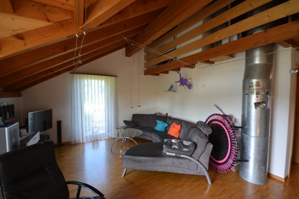 Charmante 4.5-Zimmer-Dachwohnung Heggidorn – Ruhige Lage mit herrlichem Ausblick 25
