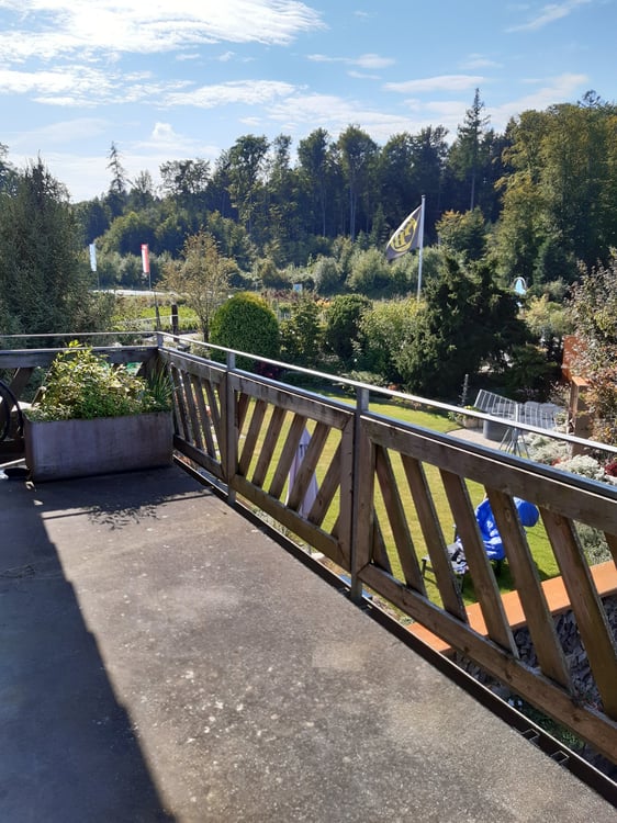 Charmante 4.5-Zimmer-Dachwohnung Heggidorn – Ruhige Lage mit herrlichem Ausblick 33