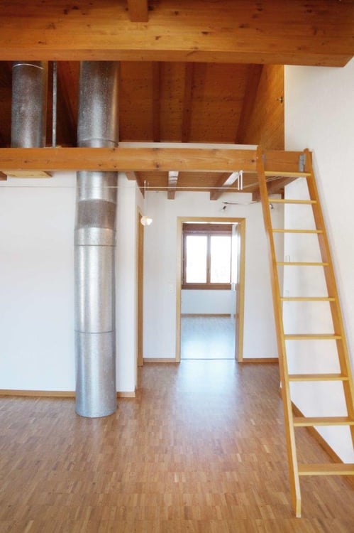 Charmante 4.5-Zimmer-Dachwohnung Heggidorn – Ruhige Lage mit herrlichem Ausblick 8
