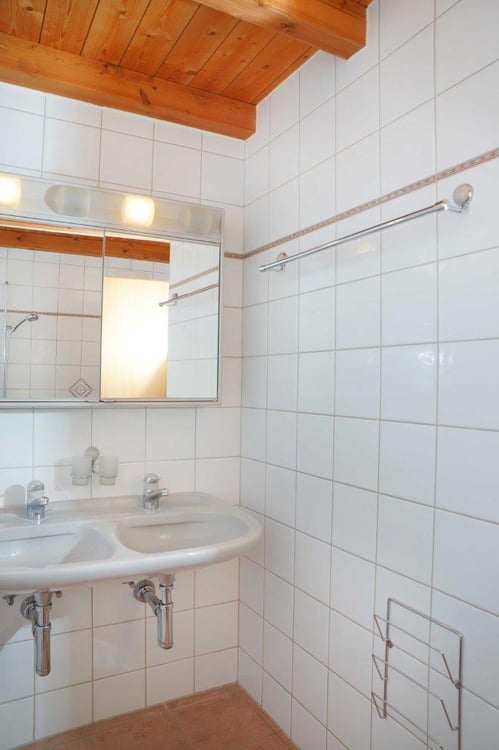 Charmante 4.5-Zimmer-Dachwohnung Heggidorn – Ruhige Lage mit herrlichem Ausblick 7