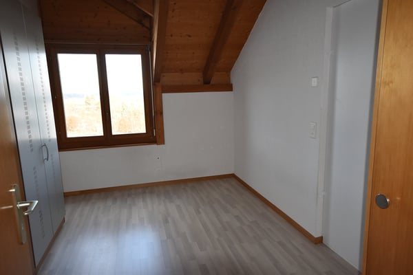 Charmante 4.5-Zimmer-Dachwohnung Heggidorn – Ruhige Lage mit herrlichem Ausblick 9
