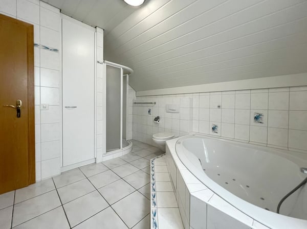 5.5 Zimmer - Einfamilienhaus an ruhiger sonniger Lage 23