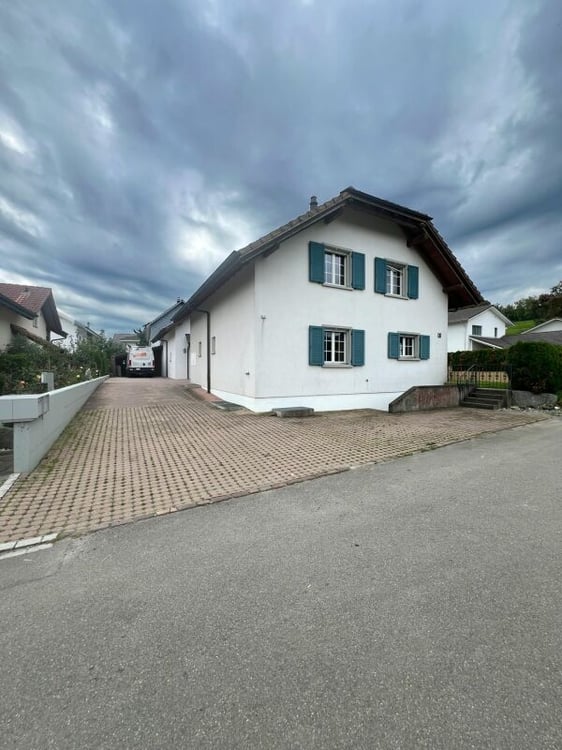 5.5 Zimmer - Einfamilienhaus an ruhiger sonniger Lage 1