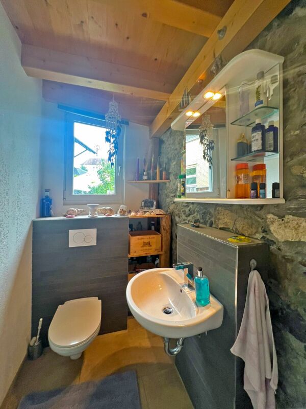 Bijou mit ausgebauter und fertiggestellter Wohnung