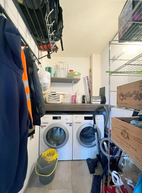 Bijou mit ausgebauter und fertiggestellter Wohnung