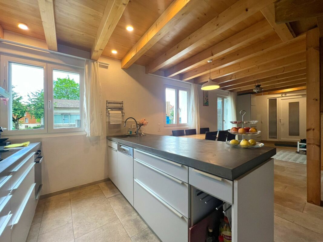 Bijou mit ausgebauter und fertiggestellter Wohnung