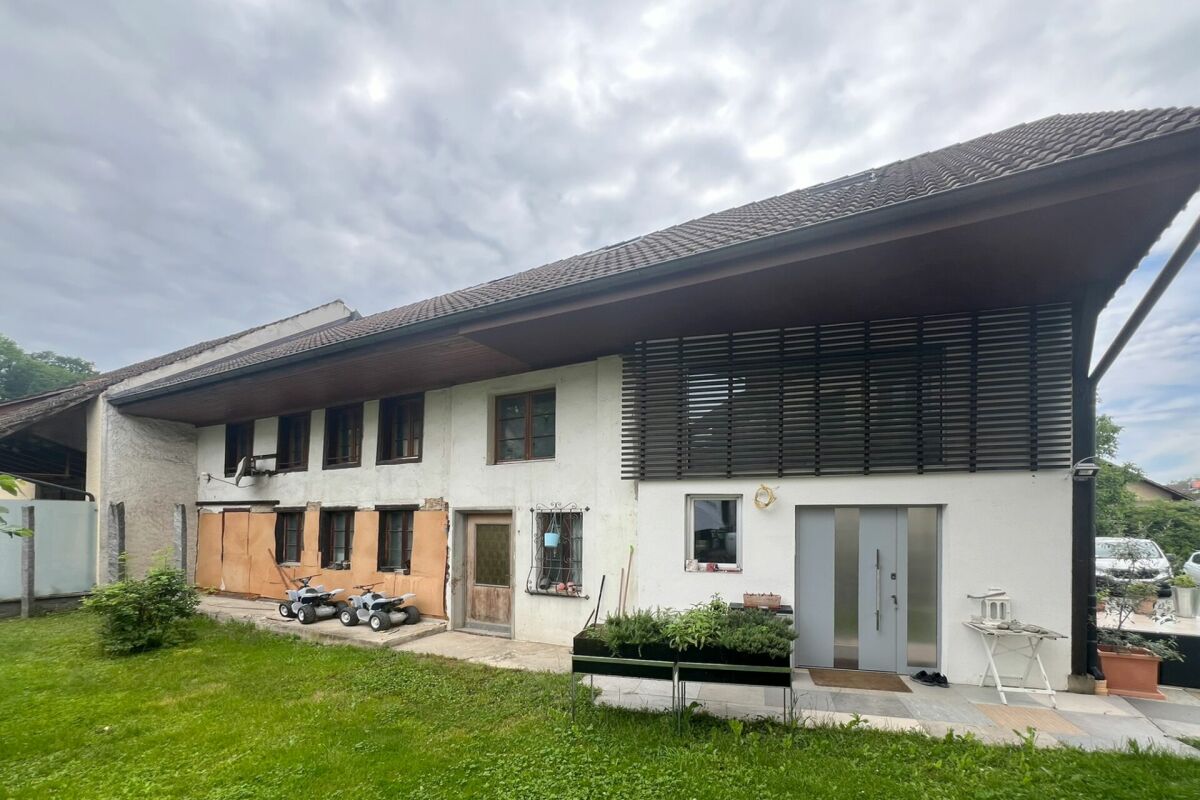 Bijou mit ausgebauter und fertiggestellter Wohnung