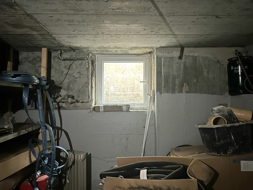 Bijou mit ausgebauter und fertiggestellter Wohnung