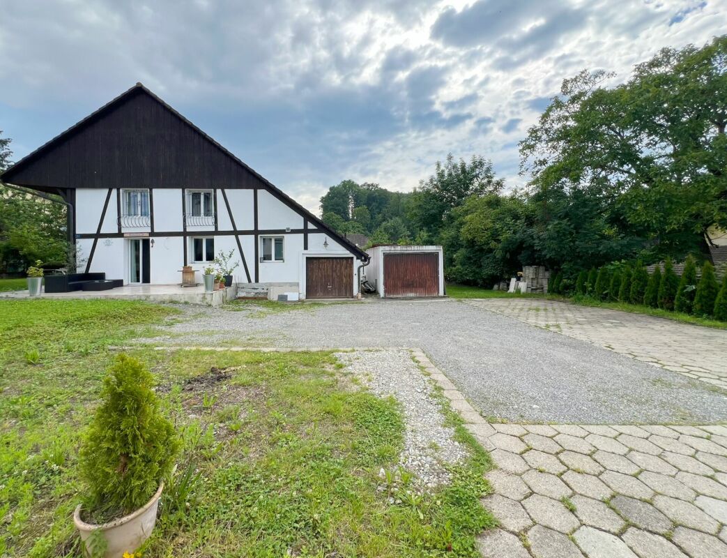 Bijou mit ausgebauter und fertiggestellter Wohnung