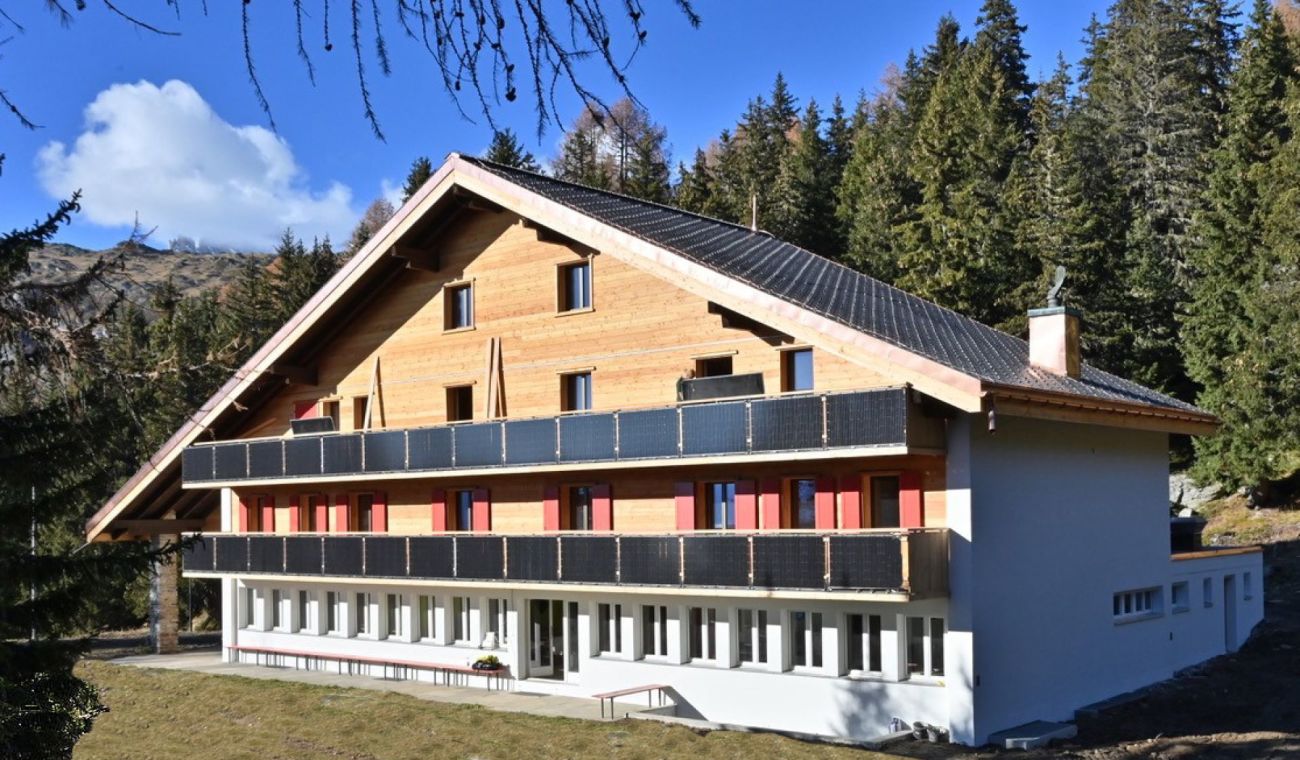 zu vermieten exklusive 4.5 Zi-Mietwohnung mit Blick auf Schloss Wildegg