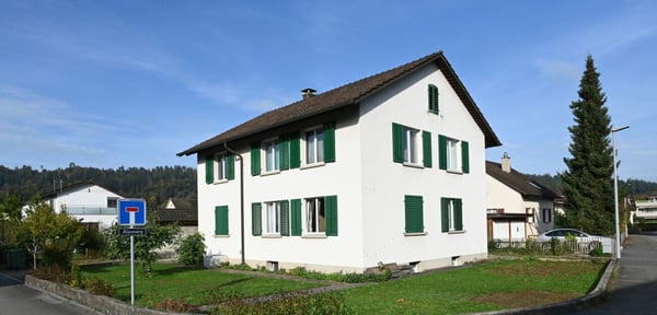 zu vermieten 4 Zi-Wohnung mit Essküche OG 2