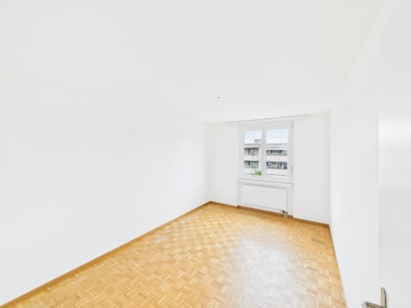 Ruhige 4.5-Zimmer-Wohnung mit Balkon in Arbon 13