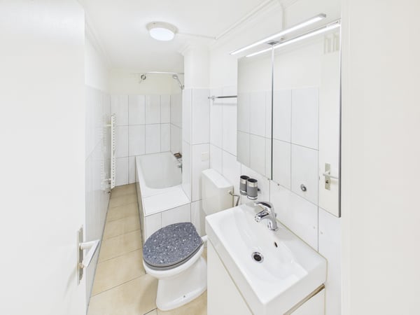 Helle 5.5-Zimmer-Wohnung mit Balkon an ruhiger Lage in St. Gallen 4