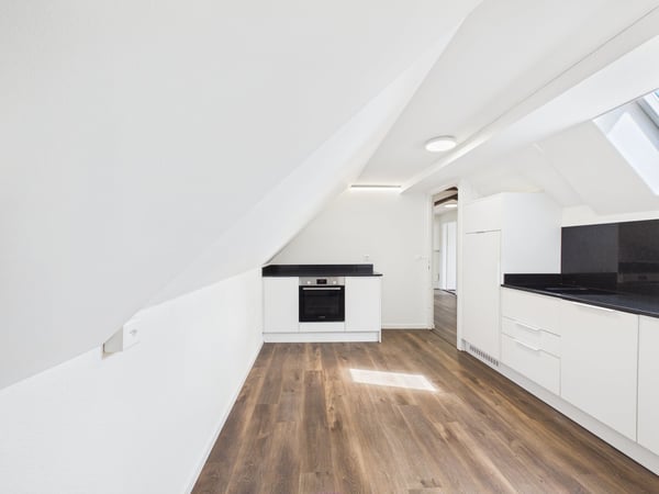 Charmante 3.5-Zimmer-Dachwohnung in Romanshorn – sofort verfügbar! 2