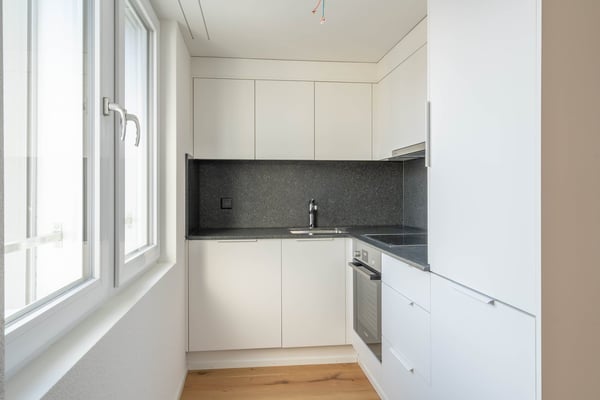 Helle und moderne 3.5-Zimmerwohnung – Zentrumsnah und kürzlich saniert! 2