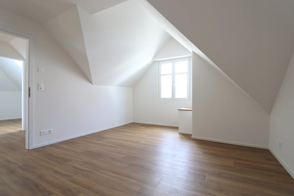Charmante 3.5-Zimmer-Dachwohnung mit Balkon in Matzingen 2