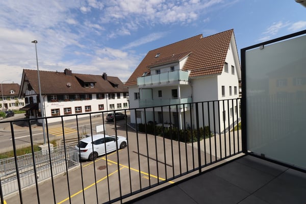 Charmante 3.5-Zimmer-Dachwohnung mit Balkon in Matzingen 8