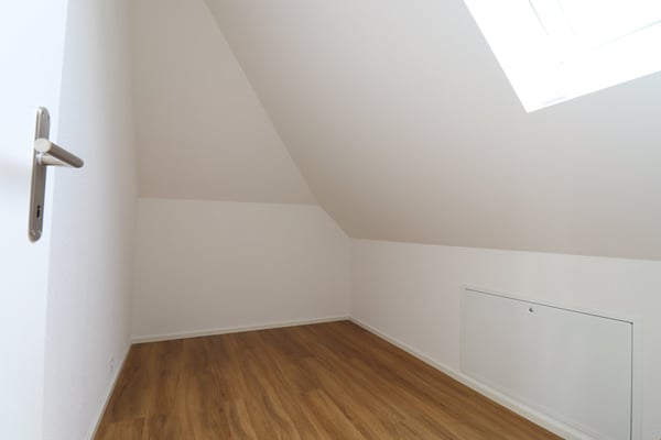 Charmante 3.5-Zimmer-Dachwohnung mit Balkon in Matzingen 9