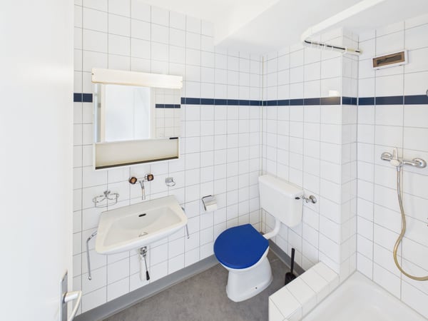 Charmante 2-Zimmer-Dachwohnung an der Teufener Strasse 4