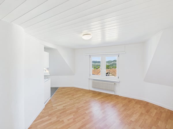 Charmante 2-Zimmer-Dachwohnung an der Teufener Strasse 6