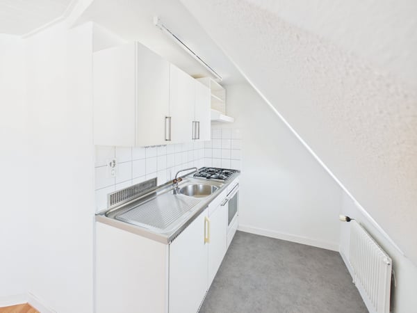 Charmante 2-Zimmer-Dachwohnung an der Teufener Strasse 3