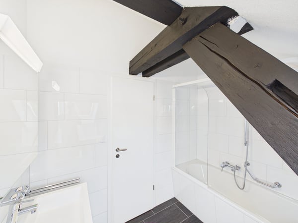 Charmante 1.5-Zimmer-Dachwohnung im Herzen von St. Gallen 4