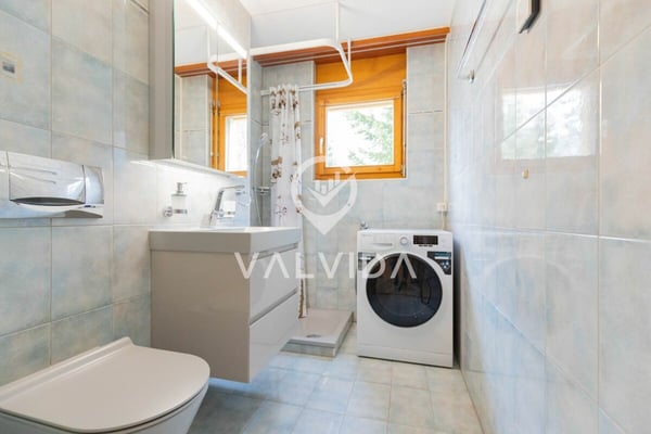 1-Zimmer-Eigentumswohnung mit Alpenpanorama, Tiefgaragenplatz und Keller 2